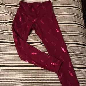 Old navy lightning bolt